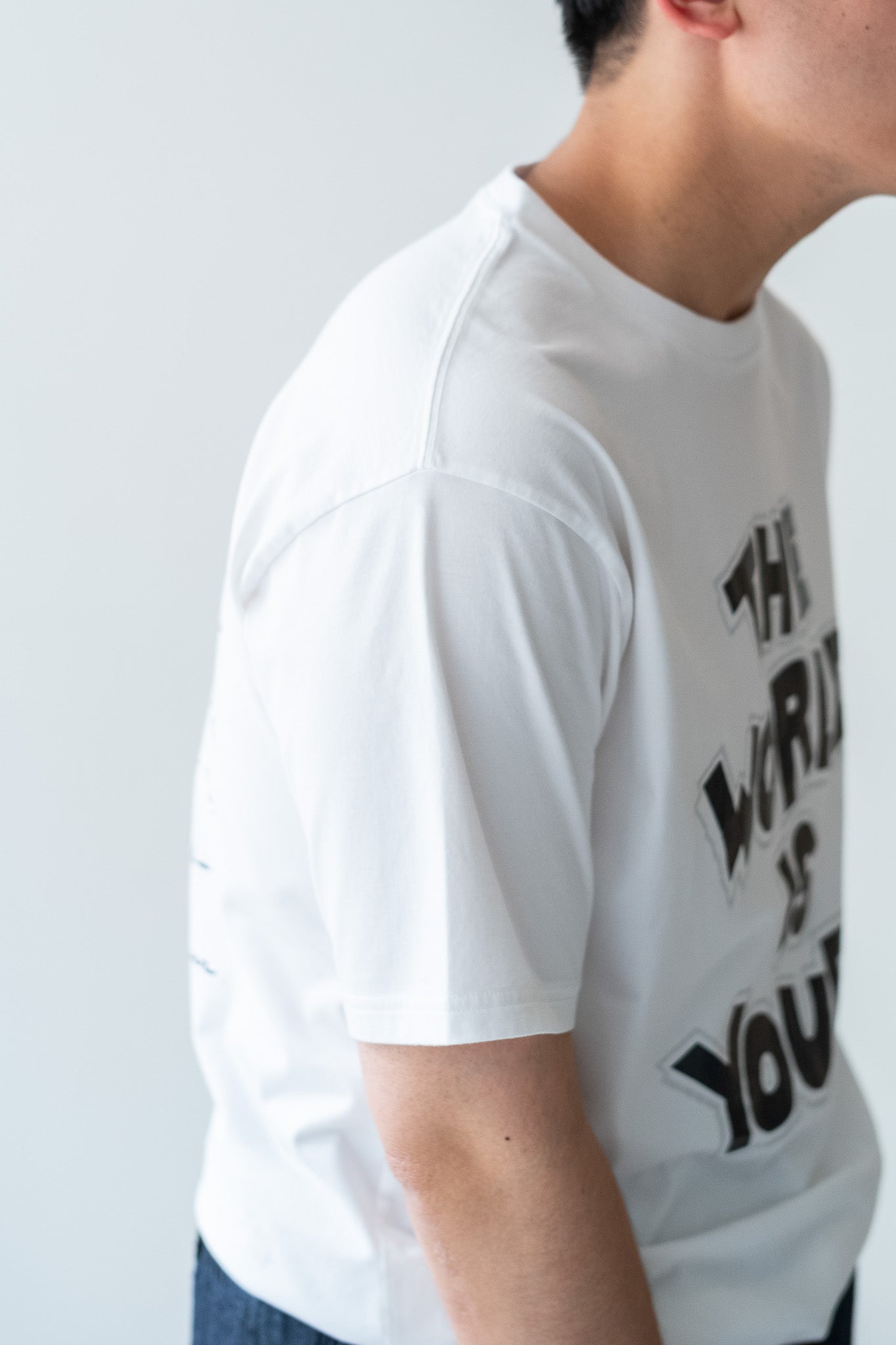 WORLD IS YOURS Tee-Cartoon Letter〔WHITE〕