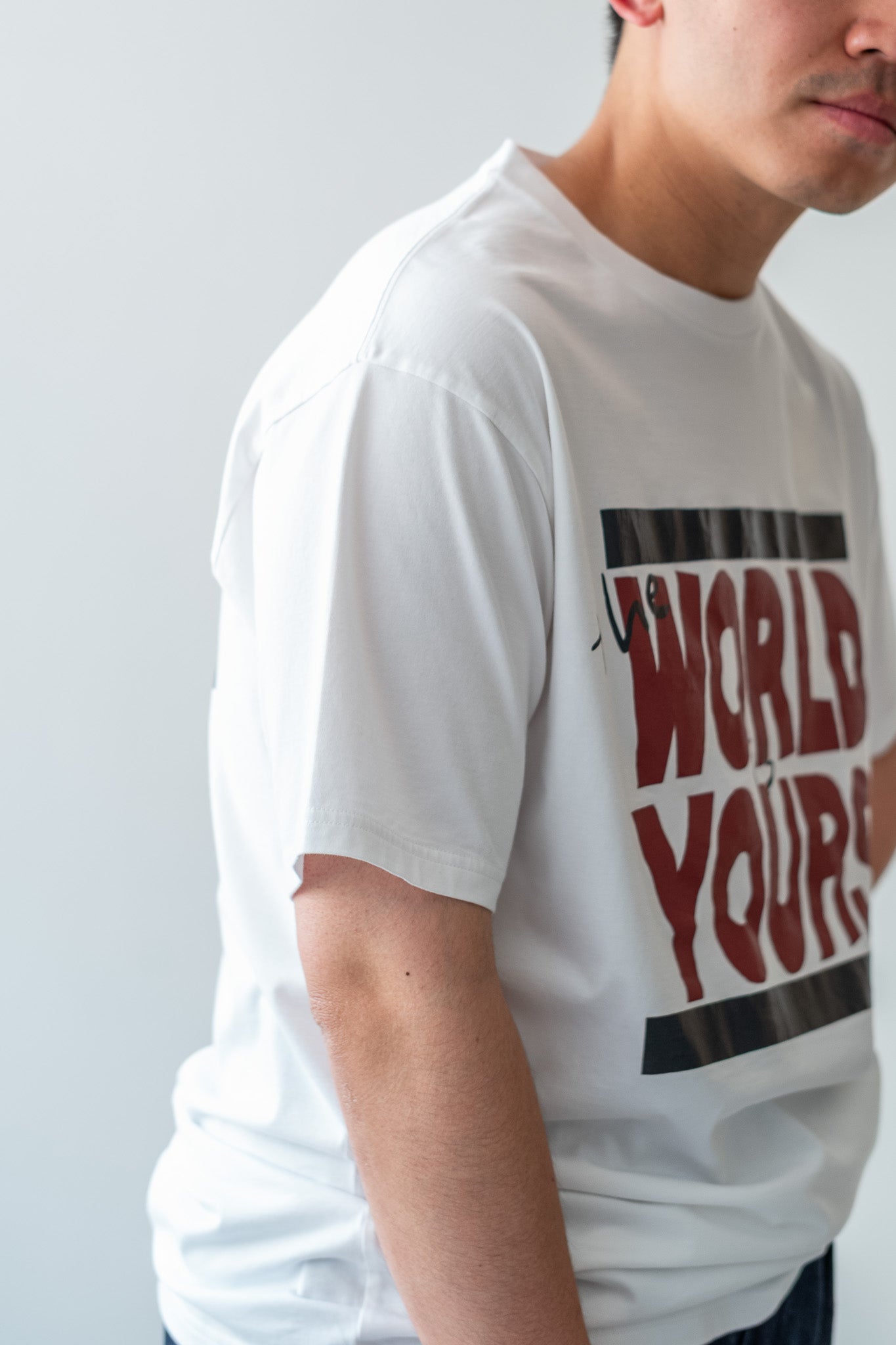 WORLD IS YOURS Tee-Block Letter〔WHITE〕