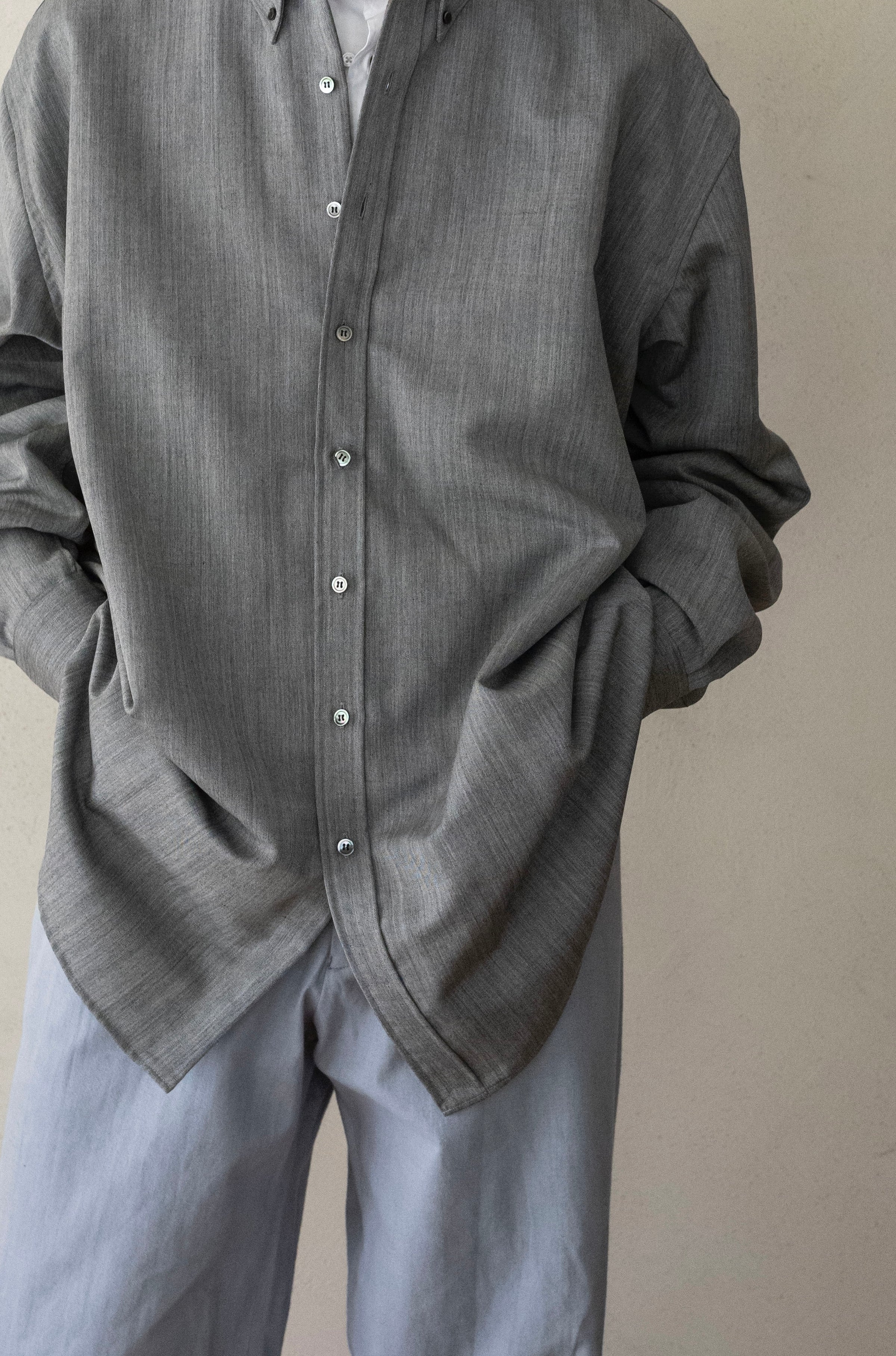 CCFA02UNI B 〈LYRIA SHARKSKIN SHIRT COAT〉 | cliché