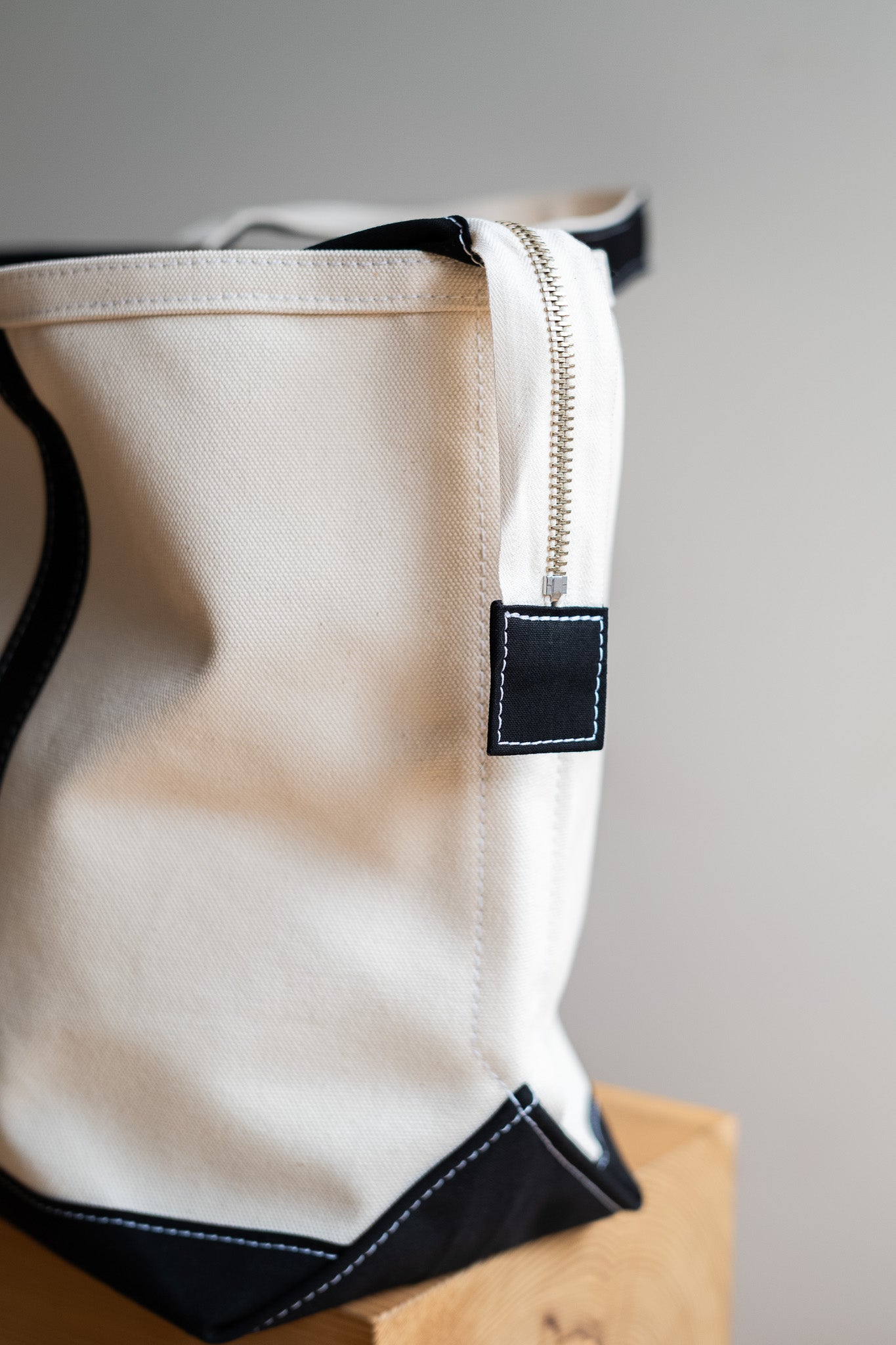 Enough Space Bag-LARGE〔NATURAL×BLACK〕