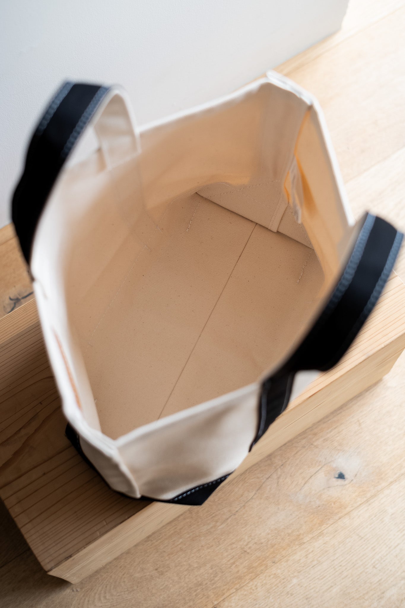 Enough Space Bag-SMALL〔NATURAL×BLACK〕