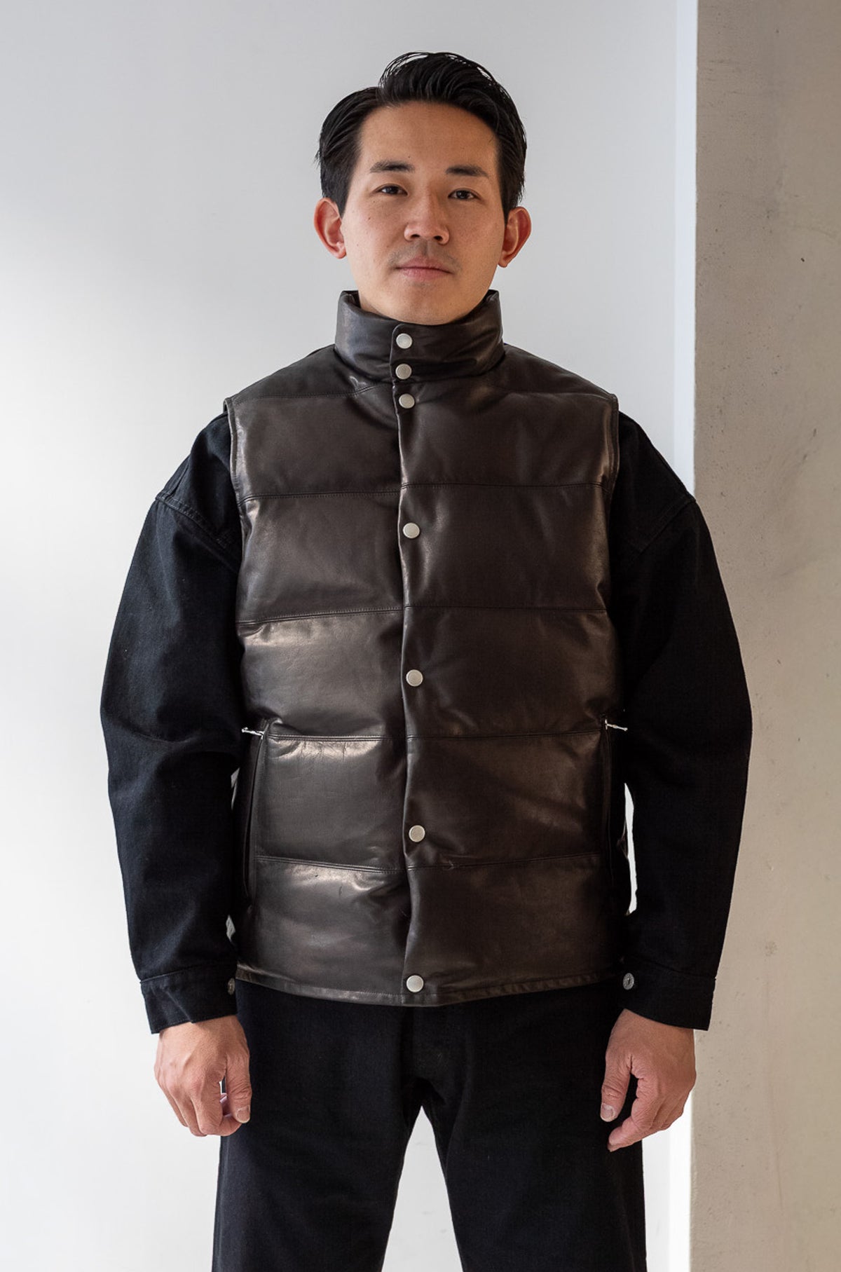 Horsehide Down Insulator Vest 〈NOIR〉