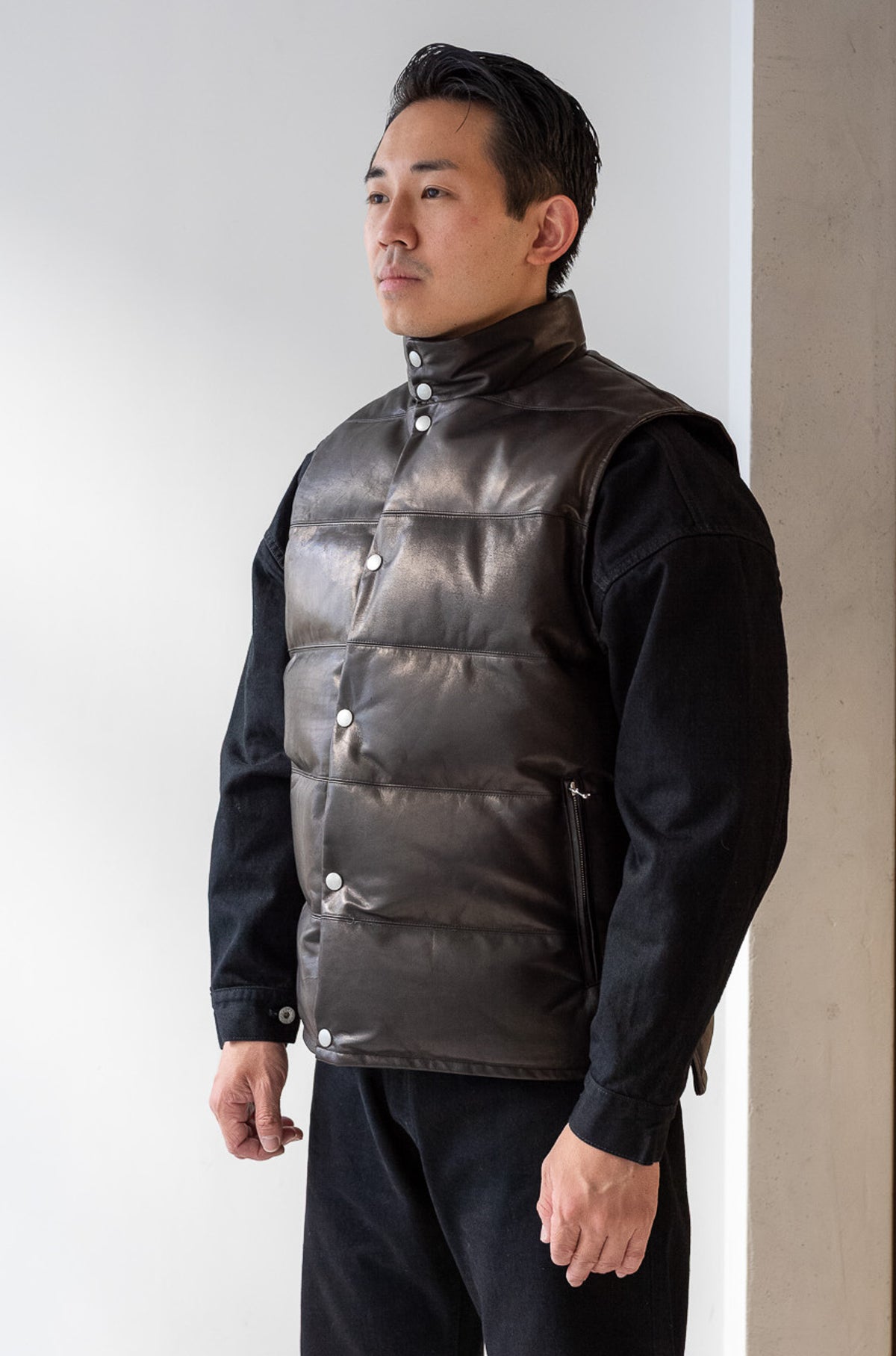 Horsehide Down Insulator Vest 〈NOIR〉