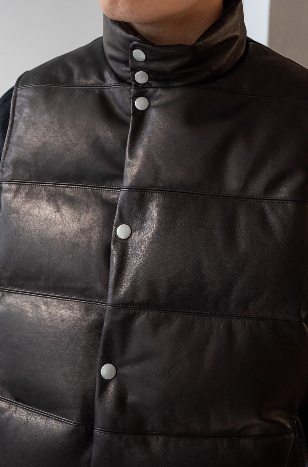 Horsehide Down Insulator Vest 〈NOIR〉