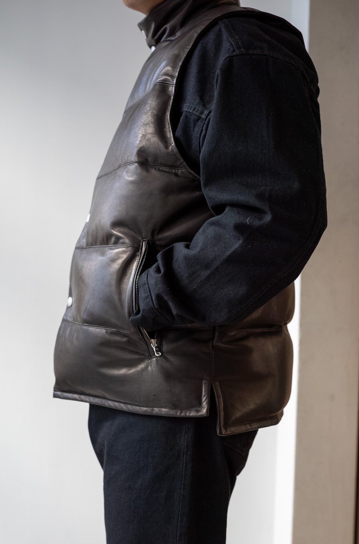 Horsehide Down Insulator Vest 〈NOIR〉
