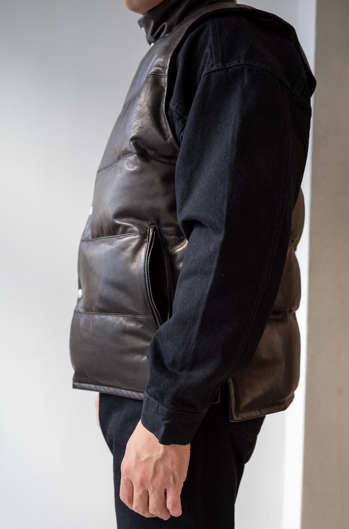 Horsehide Down Insulator Vest 〈NOIR〉