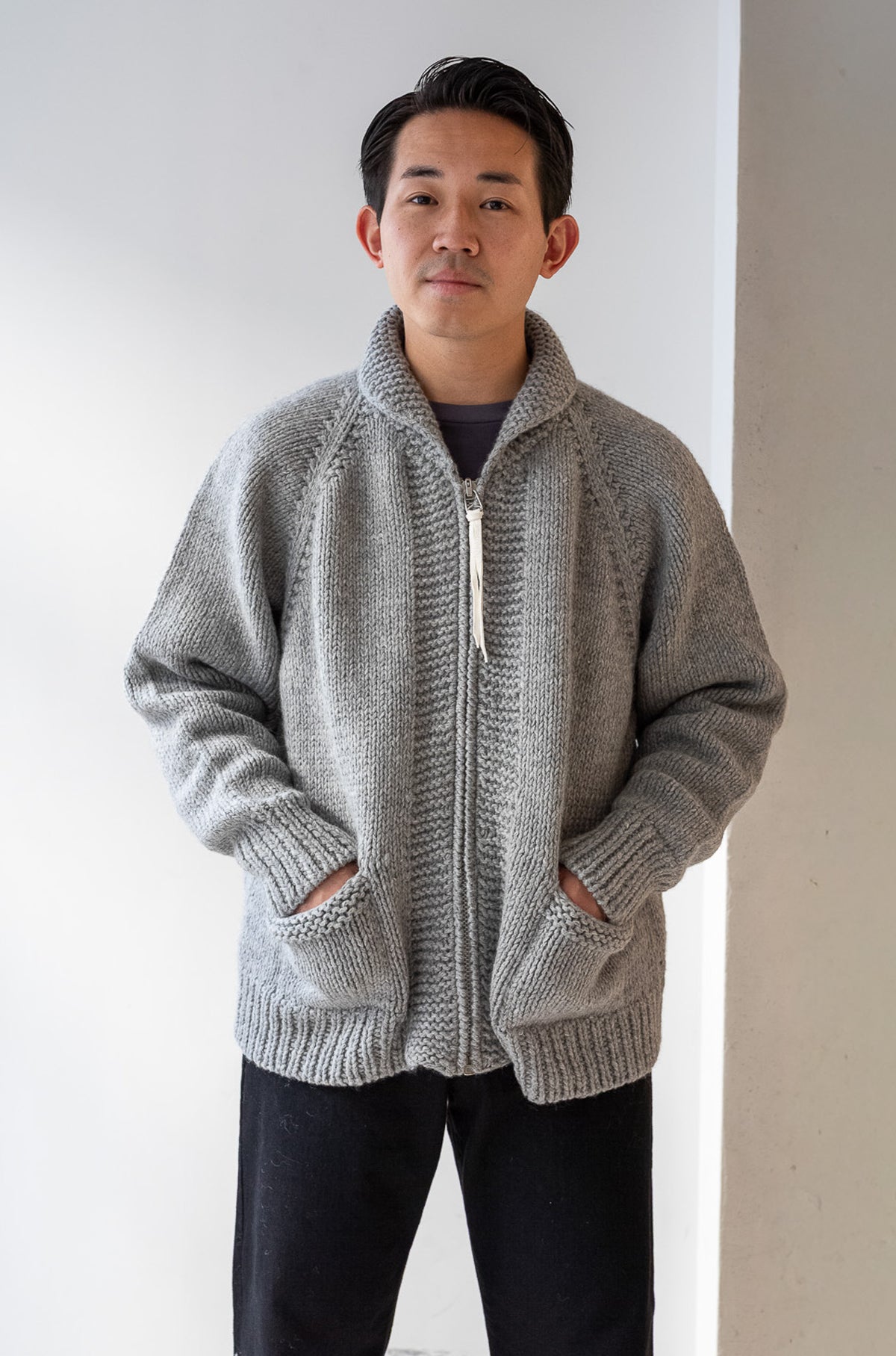 Quiet Season Hand-Knit Zip Jacket 〈L/GRAY〉