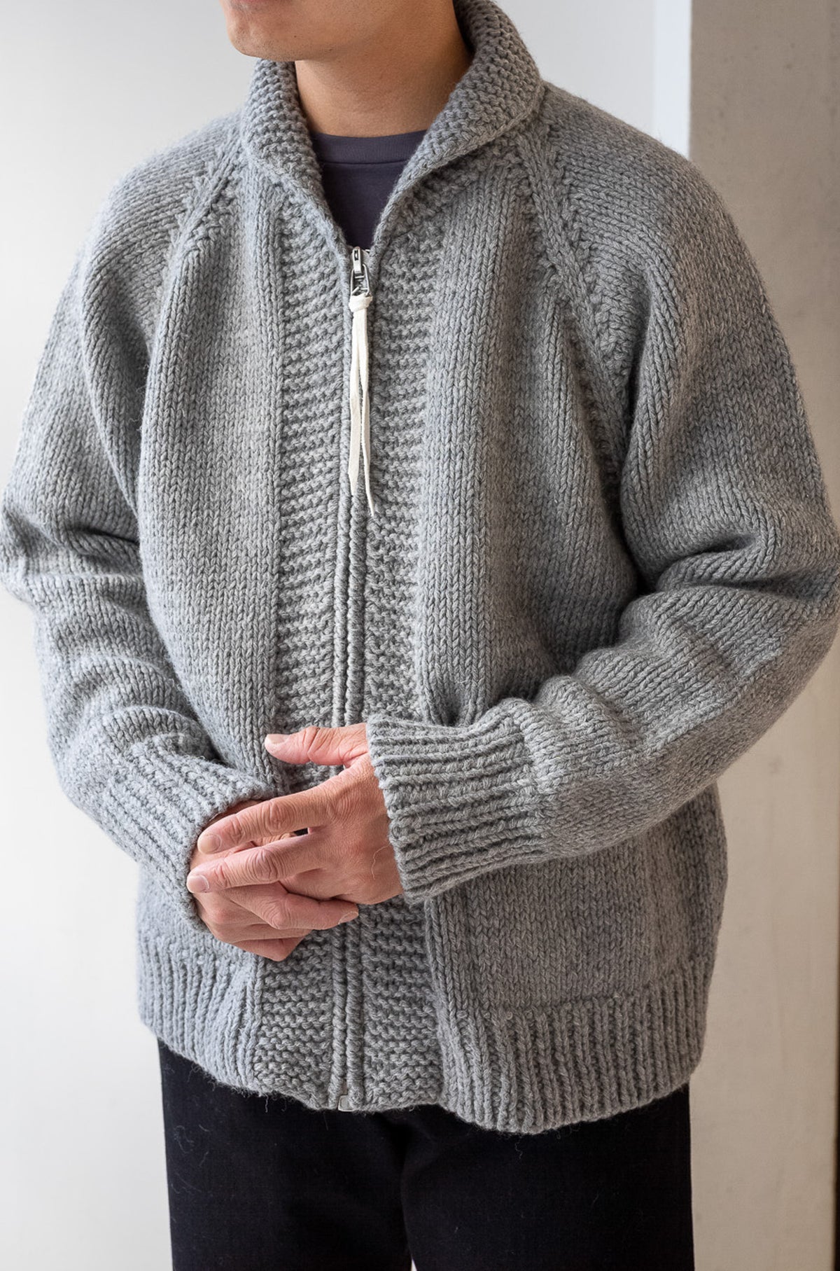 Quiet Season Hand-Knit Zip Jacket 〈L/GRAY〉