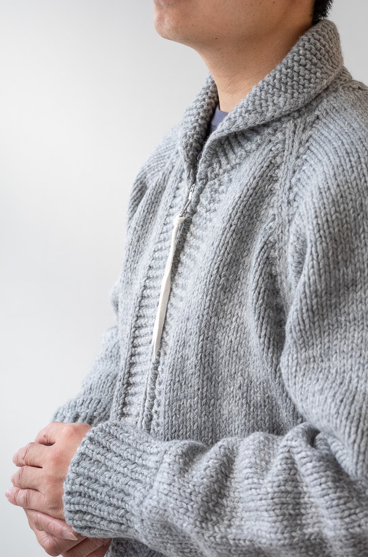 Quiet Season Hand-Knit Zip Jacket 〈L/GRAY〉