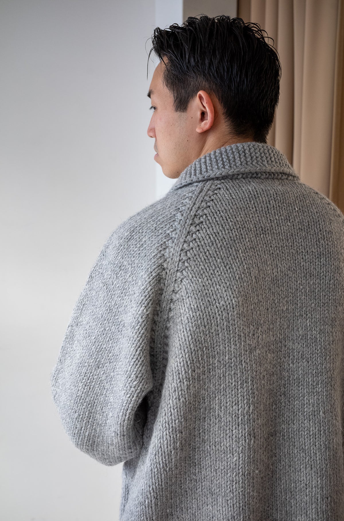 Quiet Season Hand-Knit Zip Jacket 〈L/GRAY〉