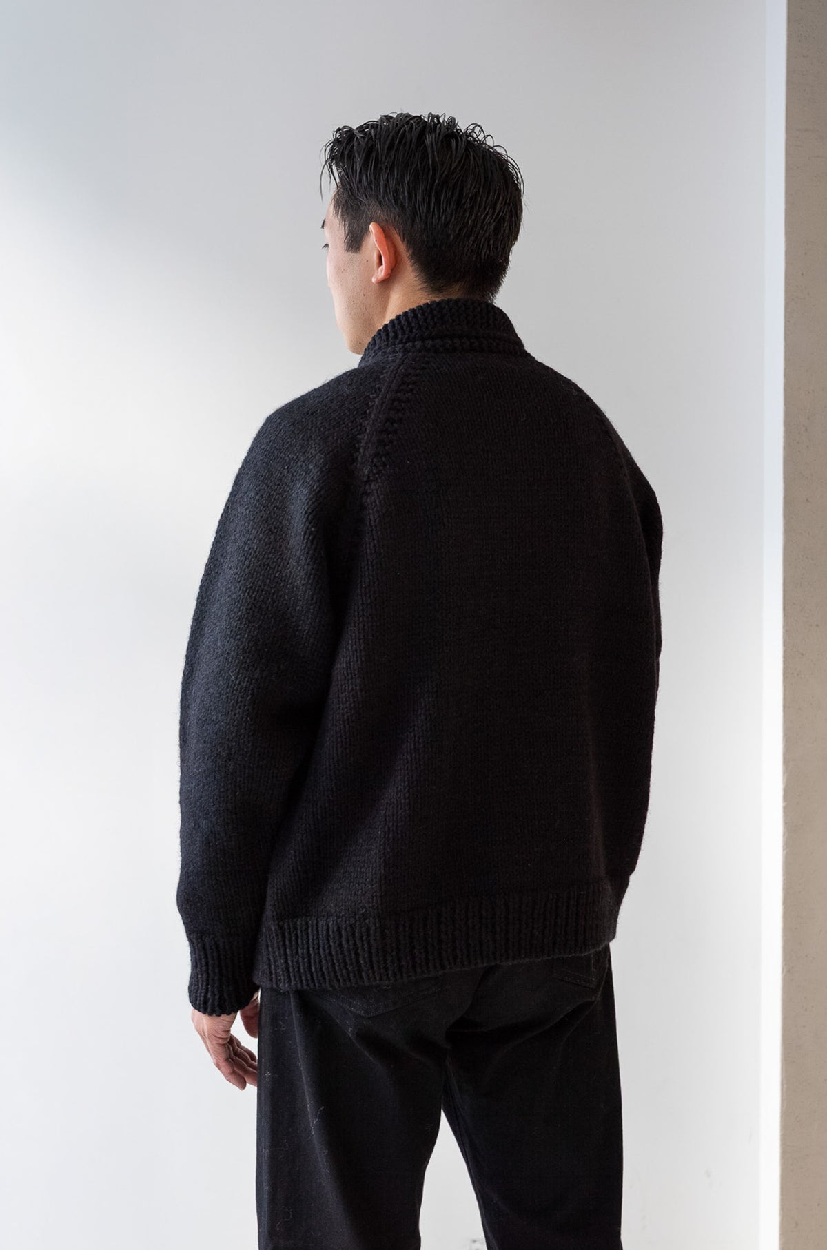 Quiet Season Hand-Knit Zip Jacket 〈NOIR〉