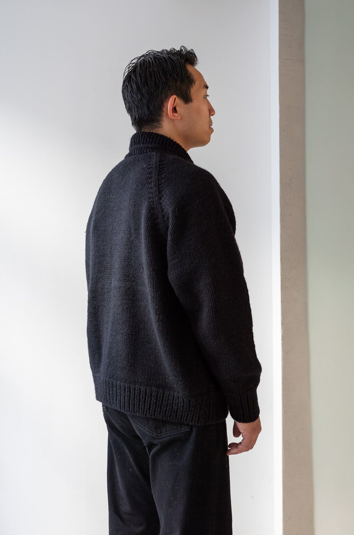 Quiet Season Hand-Knit Zip Jacket 〈NOIR〉