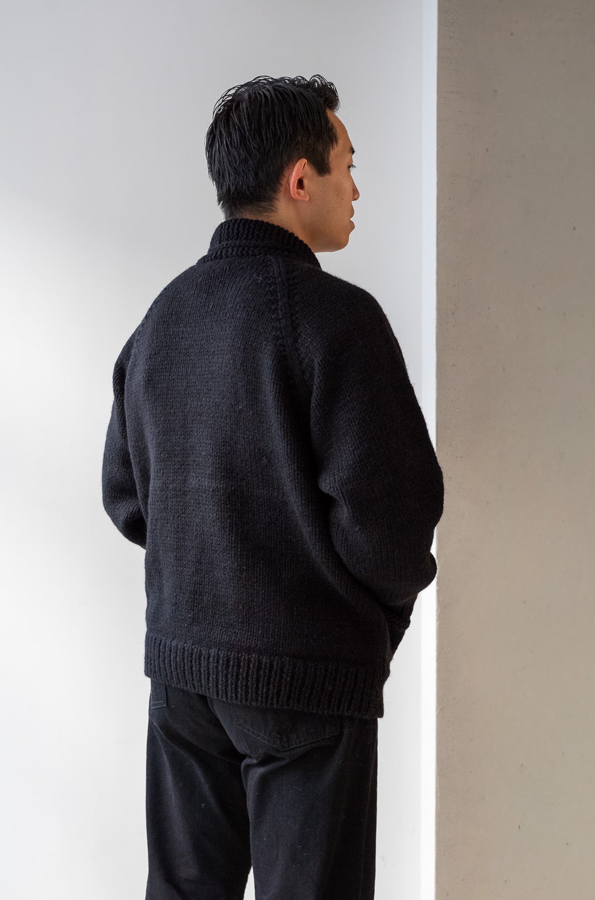 Quiet Season Hand-Knit Zip Jacket 〈NOIR〉