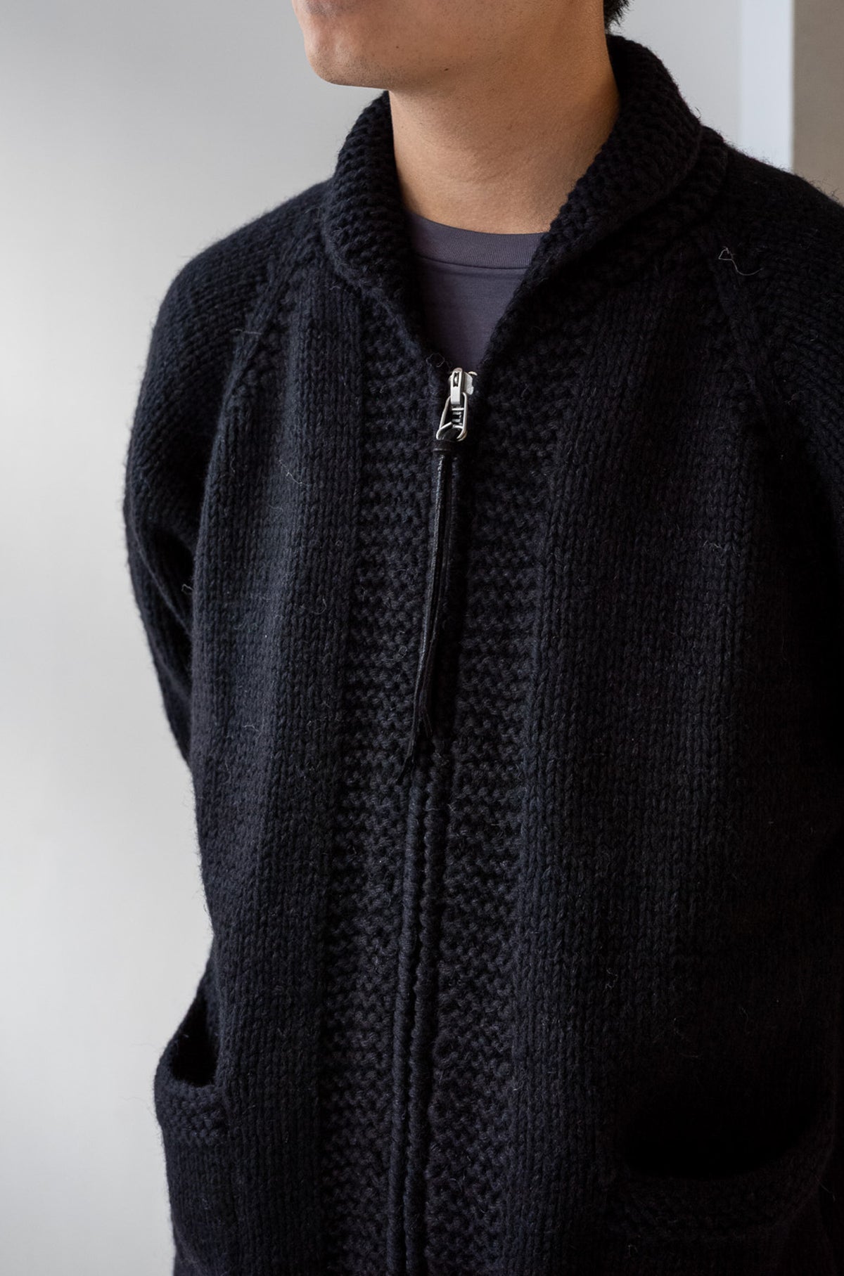Quiet Season Hand-Knit Zip Jacket 〈NOIR〉