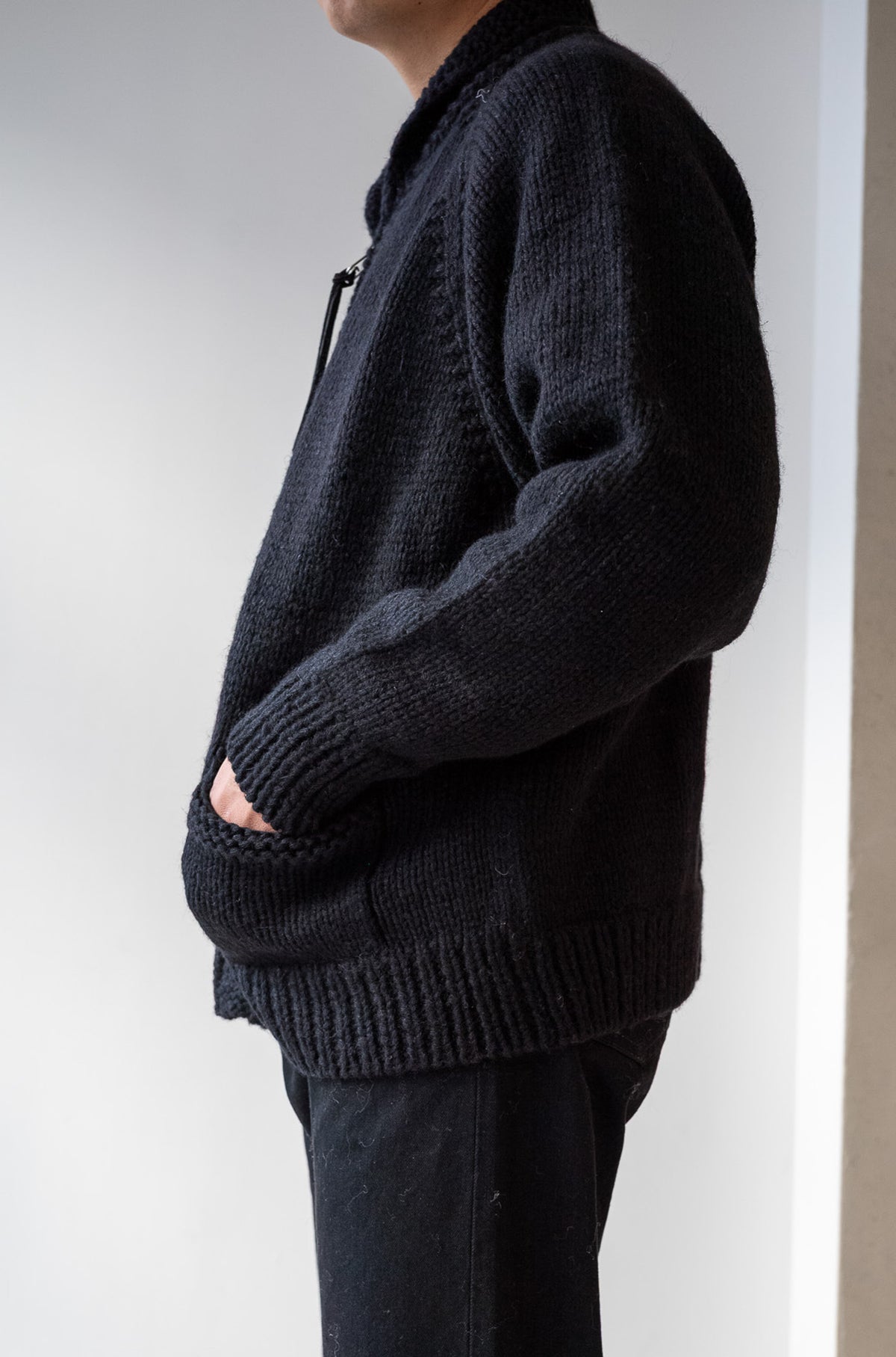 Quiet Season Hand-Knit Zip Jacket 〈NOIR〉