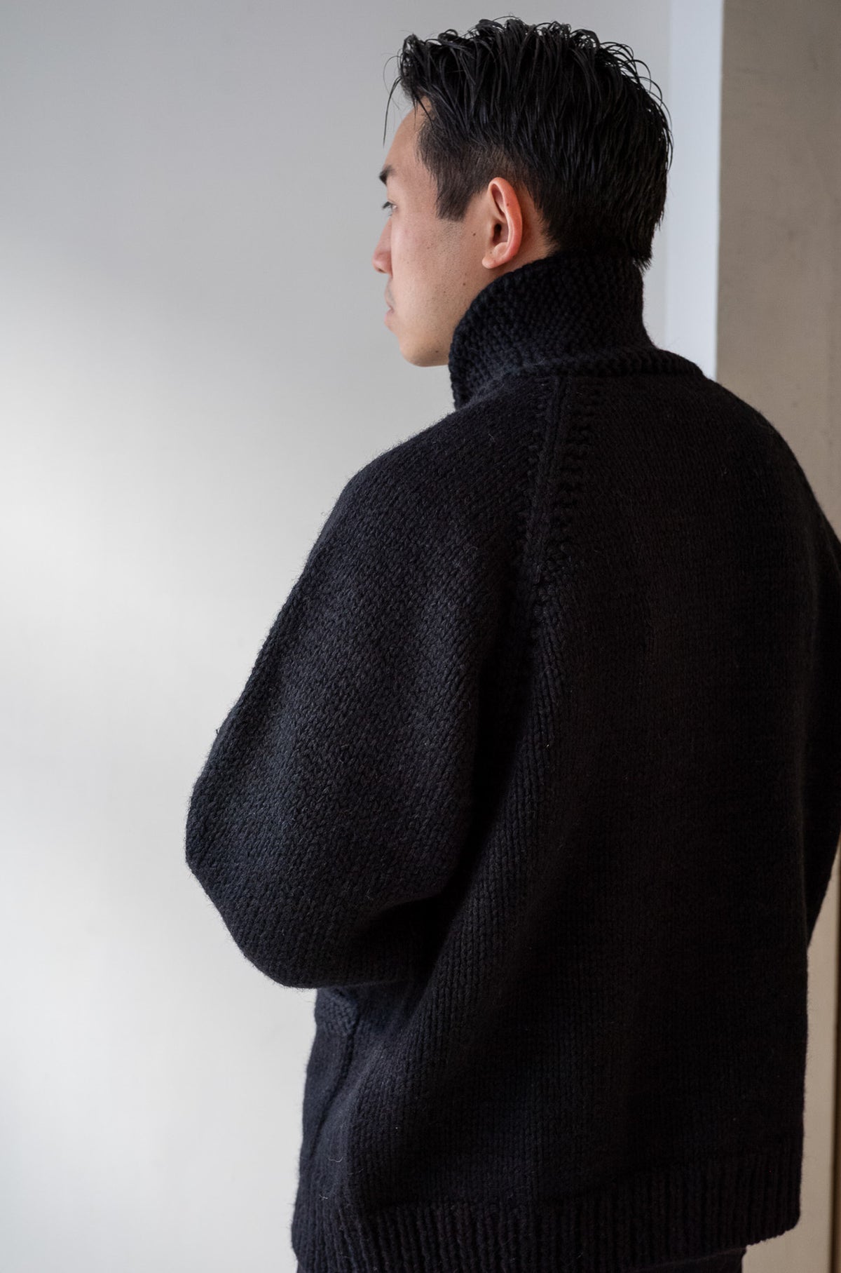 Quiet Season Hand-Knit Zip Jacket 〈NOIR〉