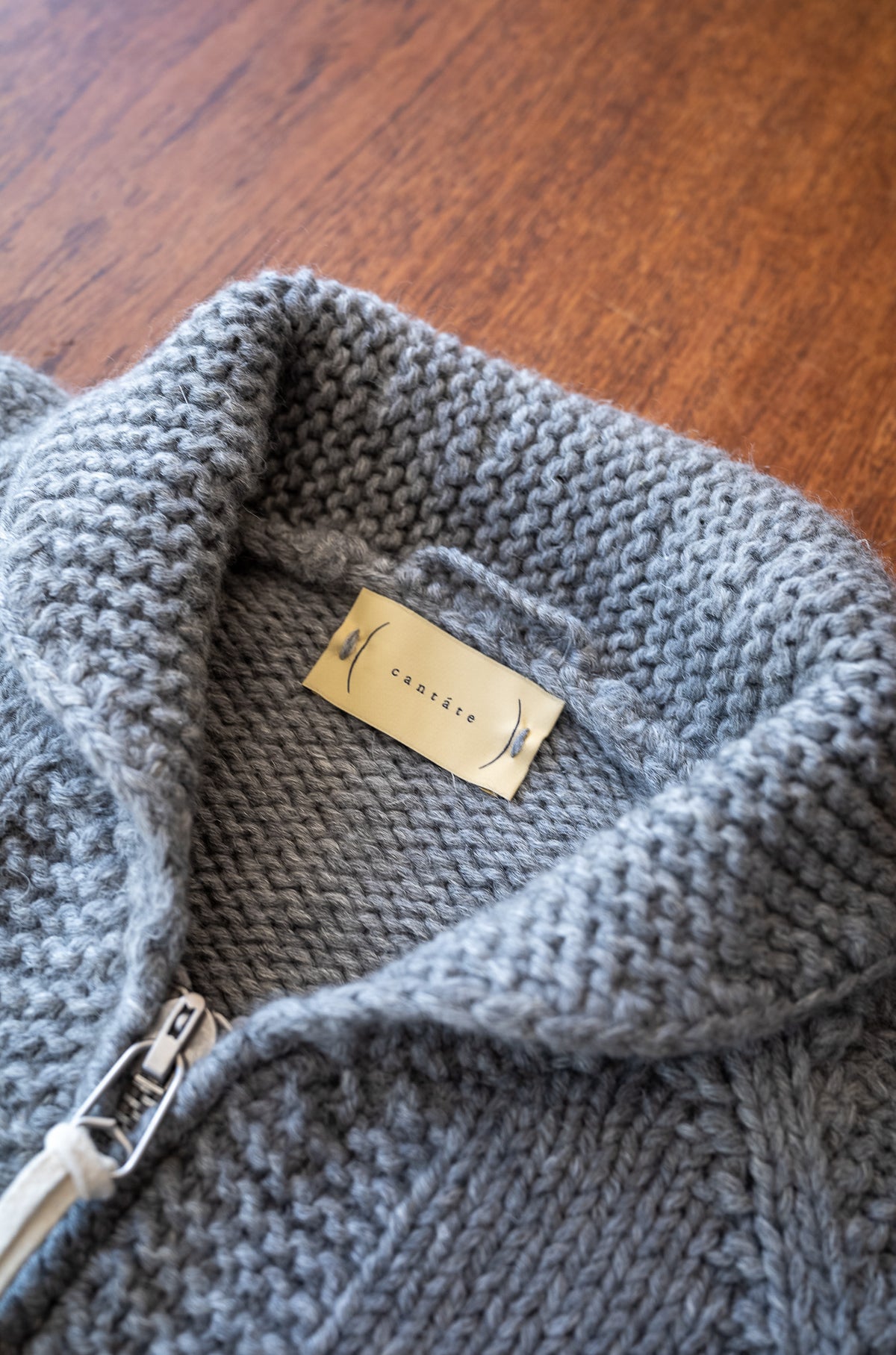 Quiet Season Hand-Knit Zip Jacket 〈L/GRAY〉