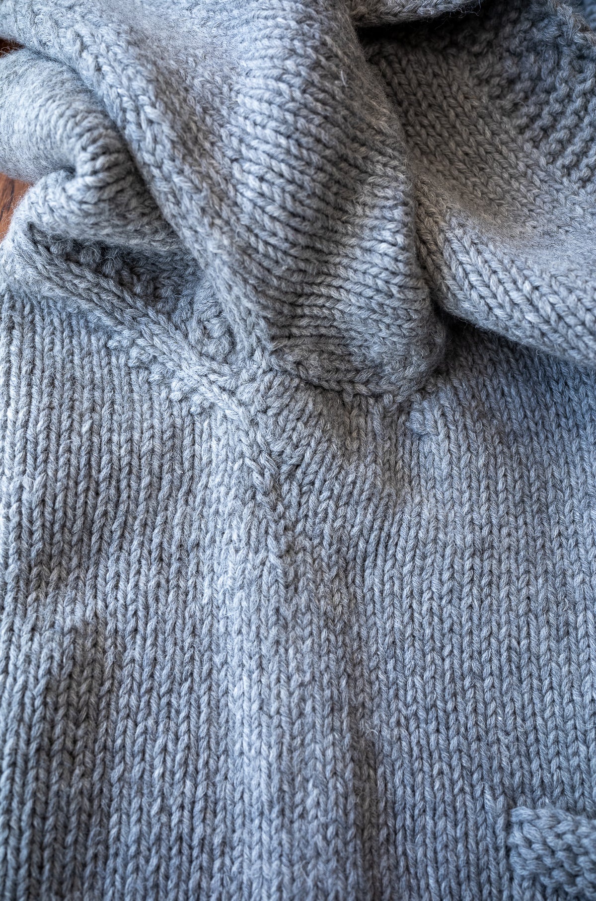 Quiet Season Hand-Knit Zip Jacket 〈L/GRAY〉