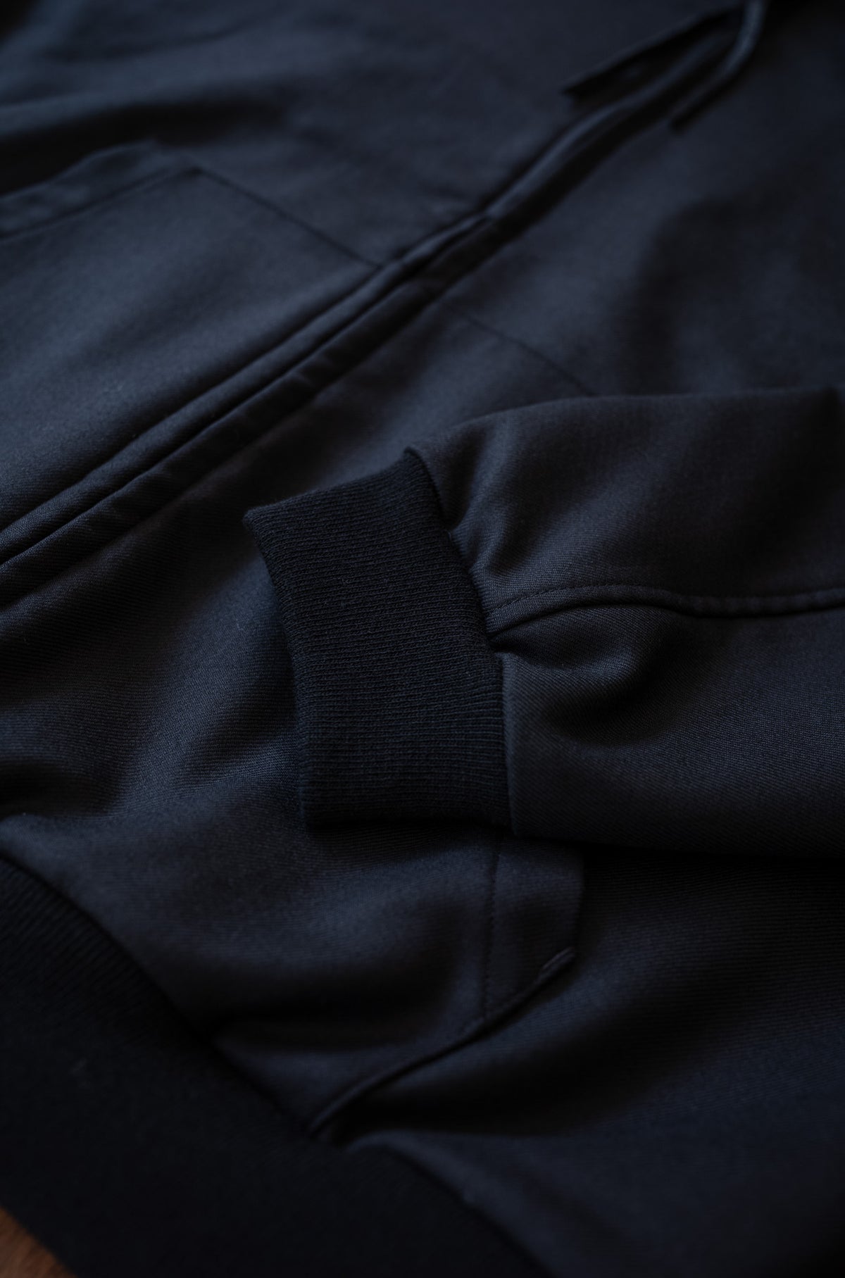 Double Cloth Hooded Jacket 〈NOIR〉