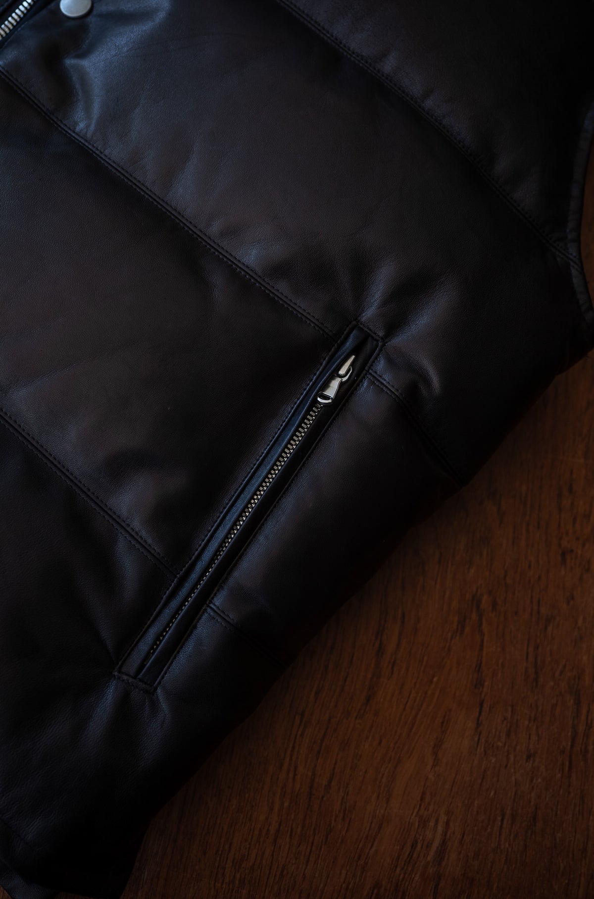 Horsehide Down Insulator Vest 〈NOIR〉