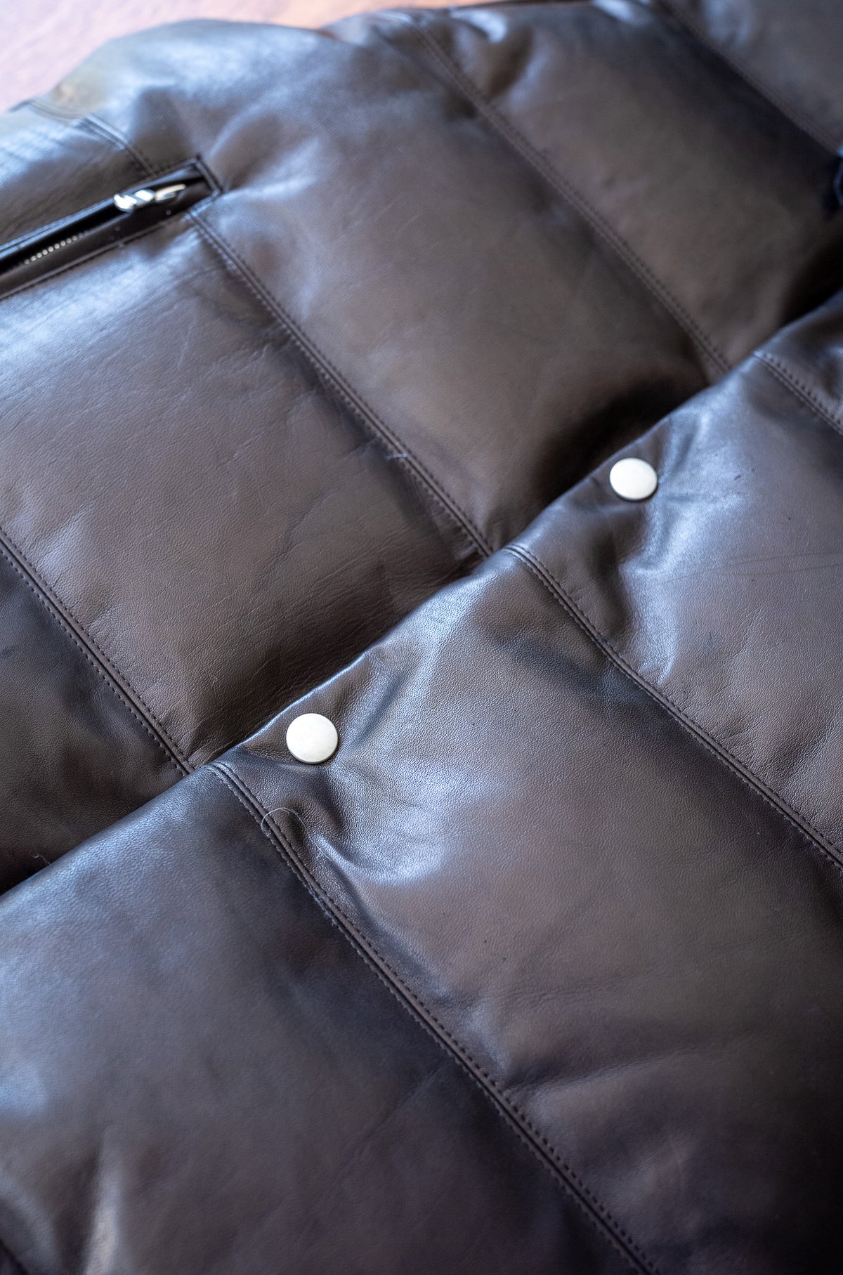 Horsehide Down Insulator Vest 〈NOIR〉