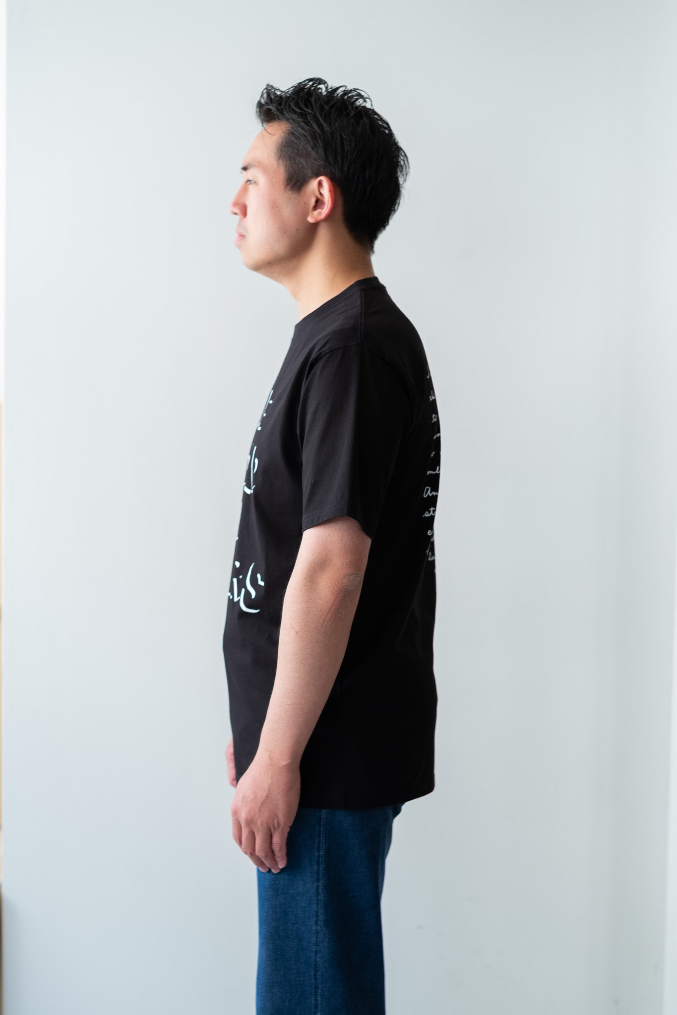 EX) WORLD IS YOURS Tee-Cartoon Letter〔BLACK〕