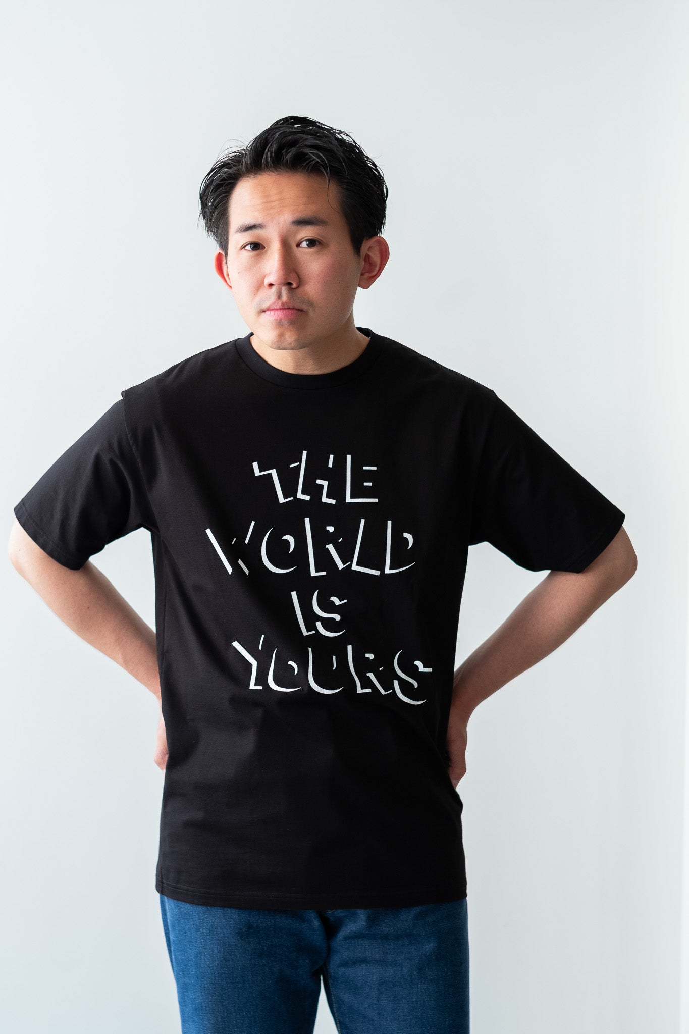 EX) WORLD IS YOURS Tee-Cartoon Letter〔BLACK〕
