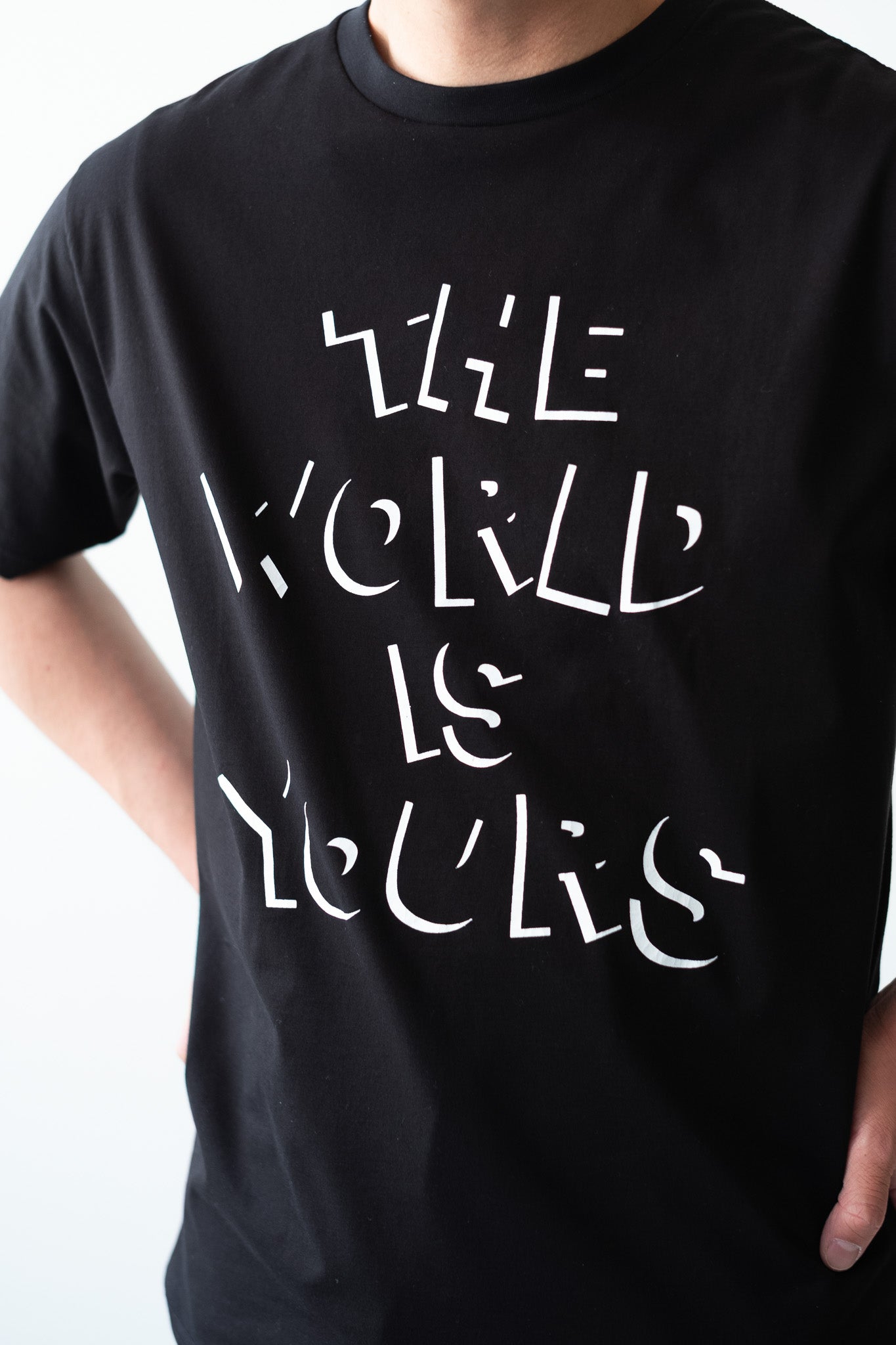 EX) WORLD IS YOURS Tee-Cartoon Letter〔BLACK〕