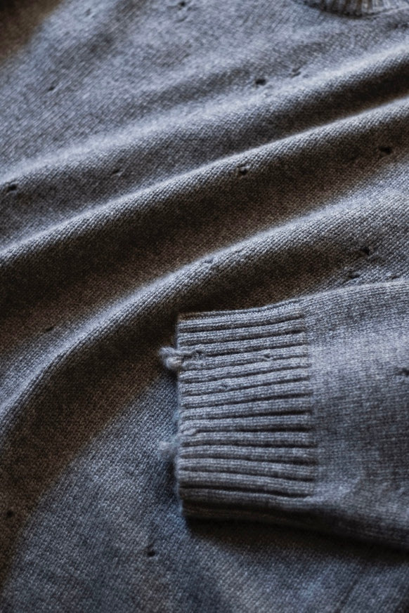 [Exclusive] Pure Cashmere Grunge Sweater