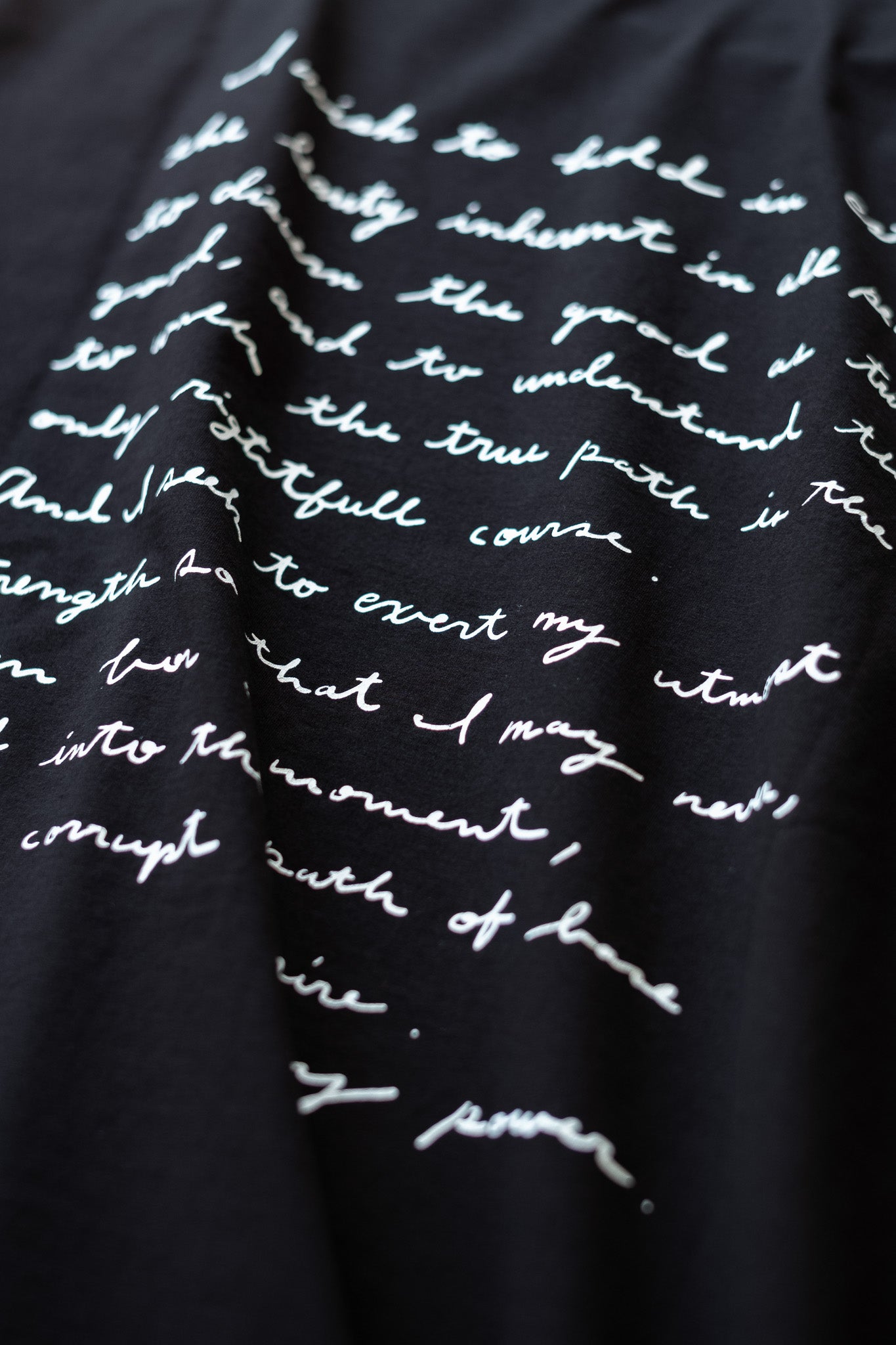 EX) WORLD IS YOURS Tee-Cartoon Letter〔BLACK〕