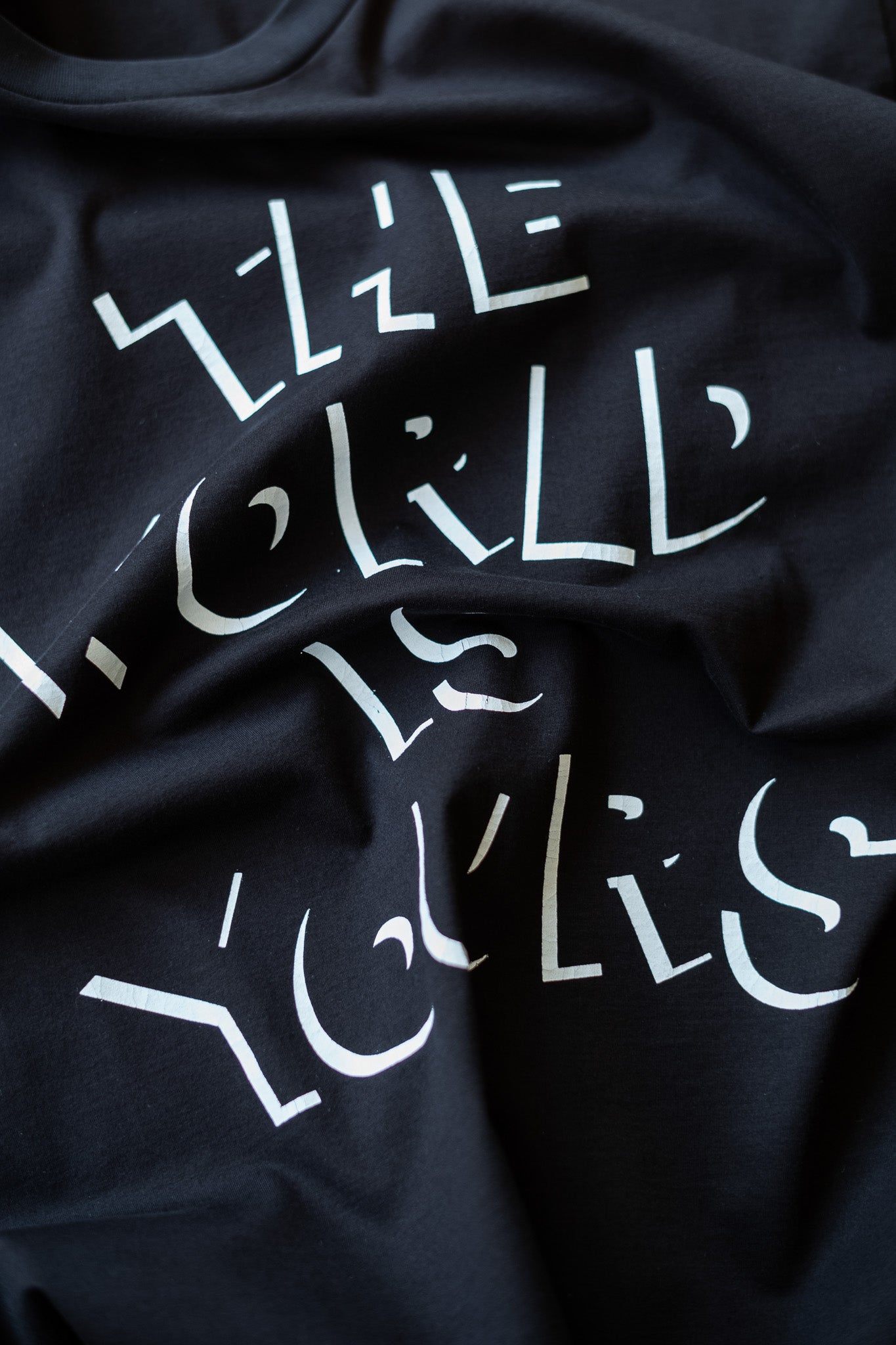 EX) WORLD IS YOURS Tee-Cartoon Letter〔BLACK〕