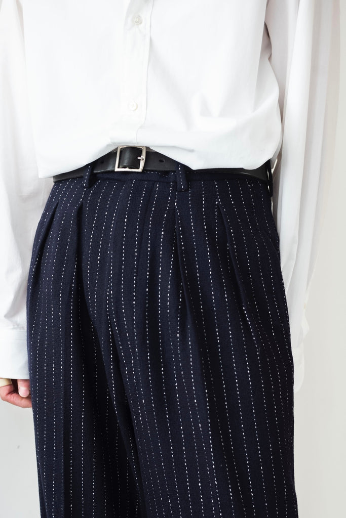 TUCKED BAGGY PANTS 〔NAVY STRIPE〕