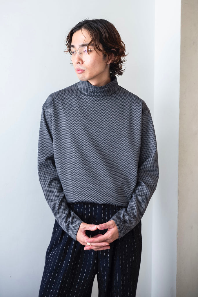 HIGH NECK LONG SLEEVE PULLOVER