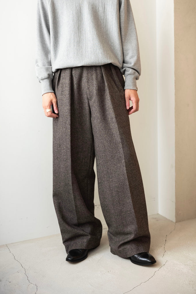 TUCKED BAGGY PANTS 〔HERRINGBONE〕