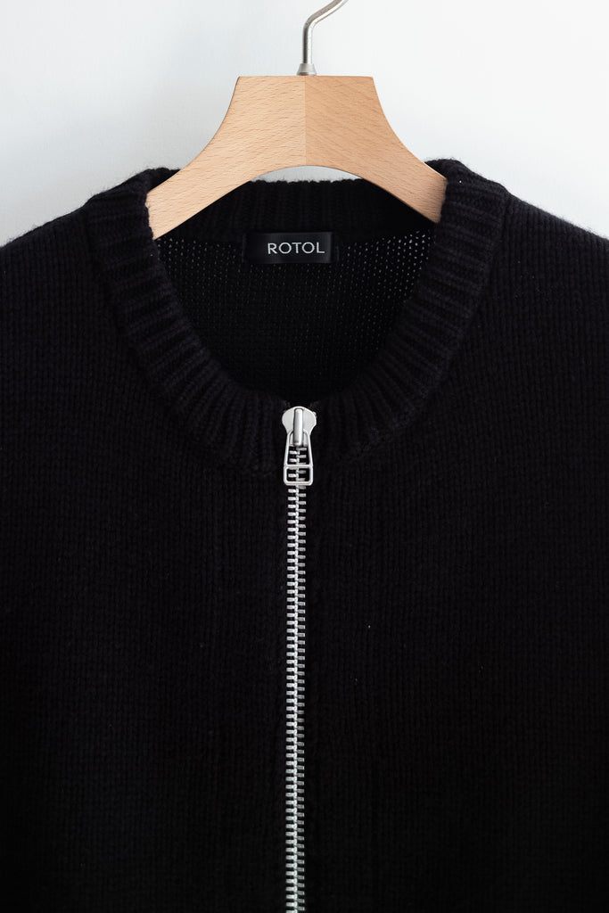 WOOL CASHMERE ZIP KNIT SWEATER
