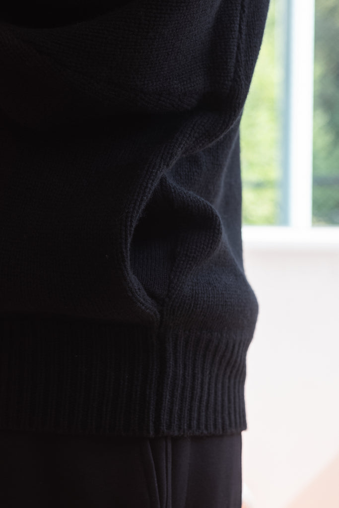 WOOL CASHMERE ZIP KNIT SWEATER
