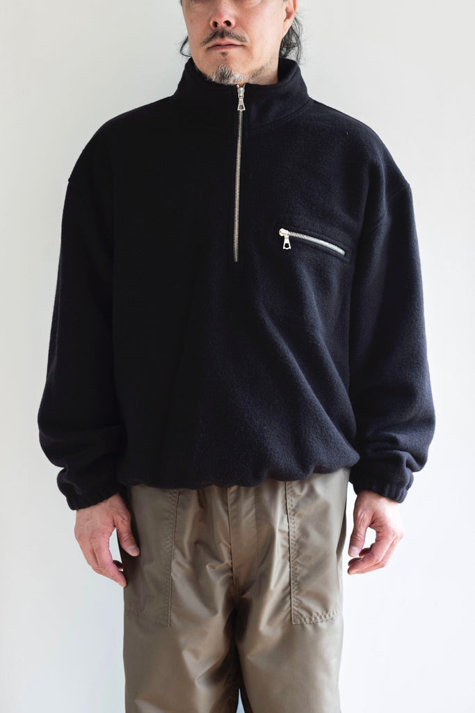 HALF ZIP FLEECE 〔BLACK〕