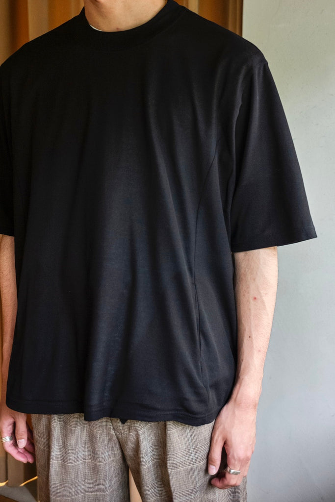 SIDE POCKETED T-SHIRT