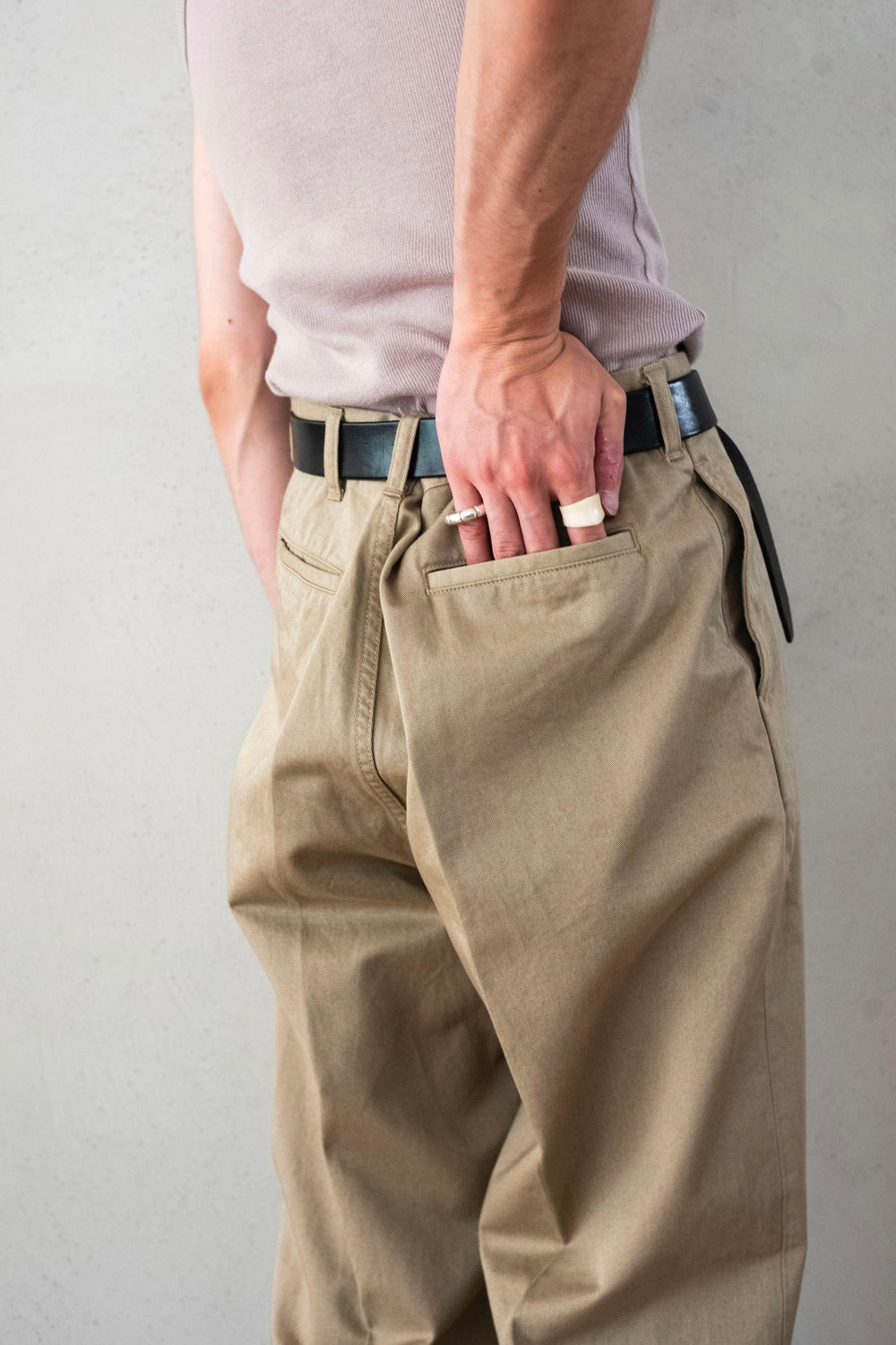 未使用 CANTATE Theren Dye Chinos Size 34 Theren Dye Chinos | cliché