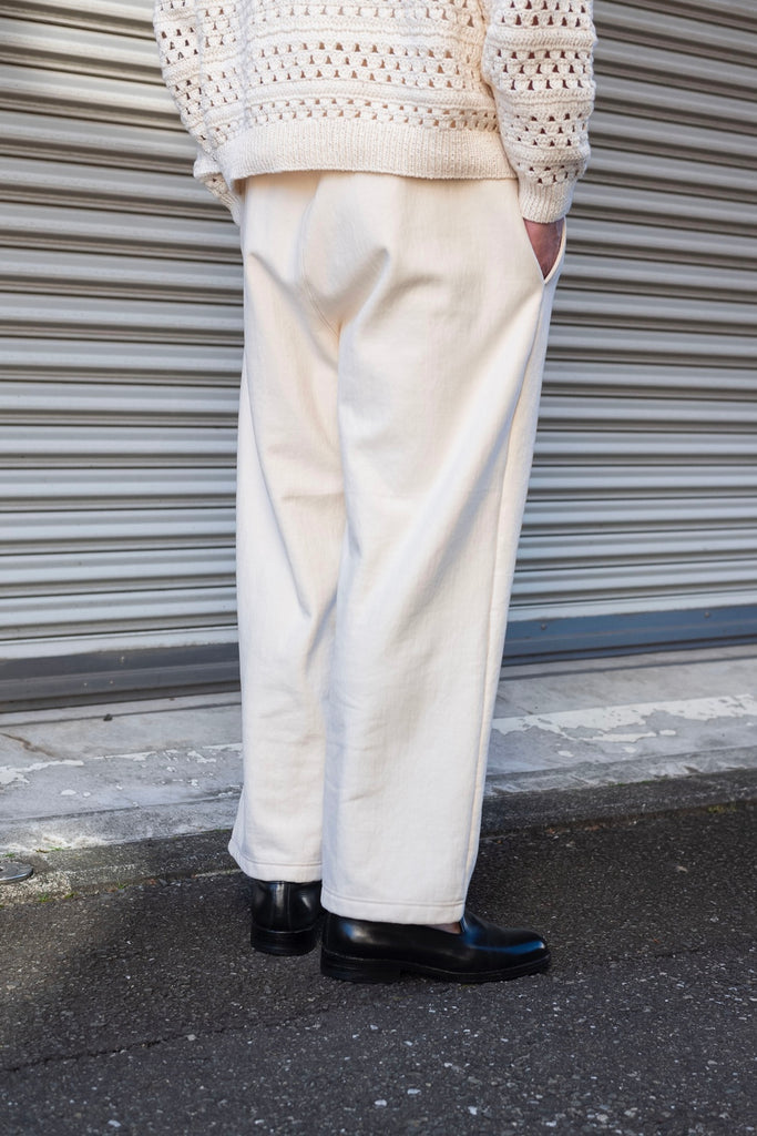 【EXCLUSIVE】Fluffy Wide Pants