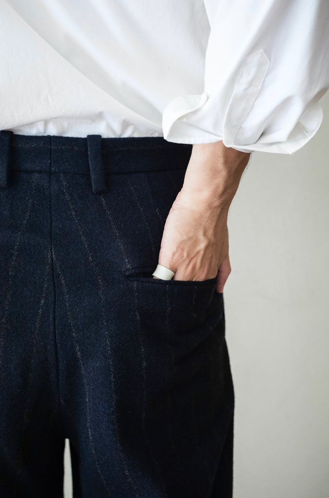 TUCKED BAGGY PANTS