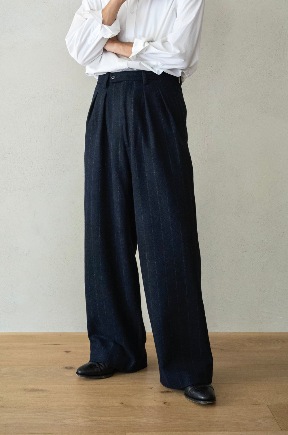 【新品】エムズブラック tucked baggy pants m's braque(エムズ ブラック) / TUCKED BAGGY PANTS Navy Stripe