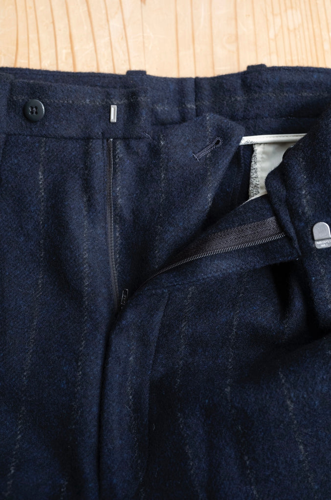 TUCKED BAGGY PANTS