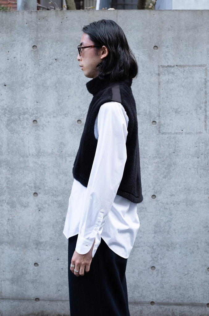 ACTION-TAPED SEAMS CLOPPED VEST