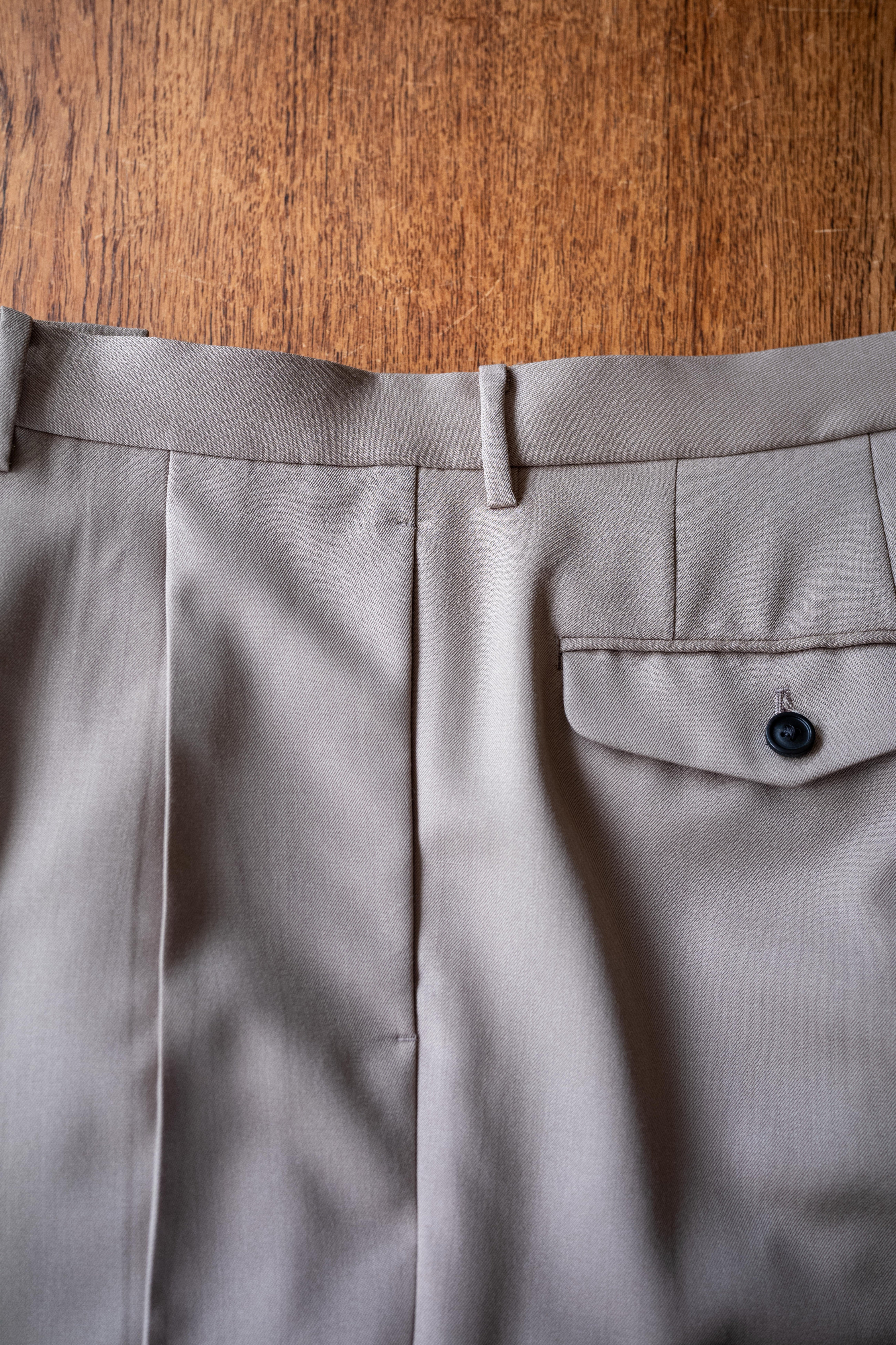 Proper Tailored Trousers 〔GREIGE〕