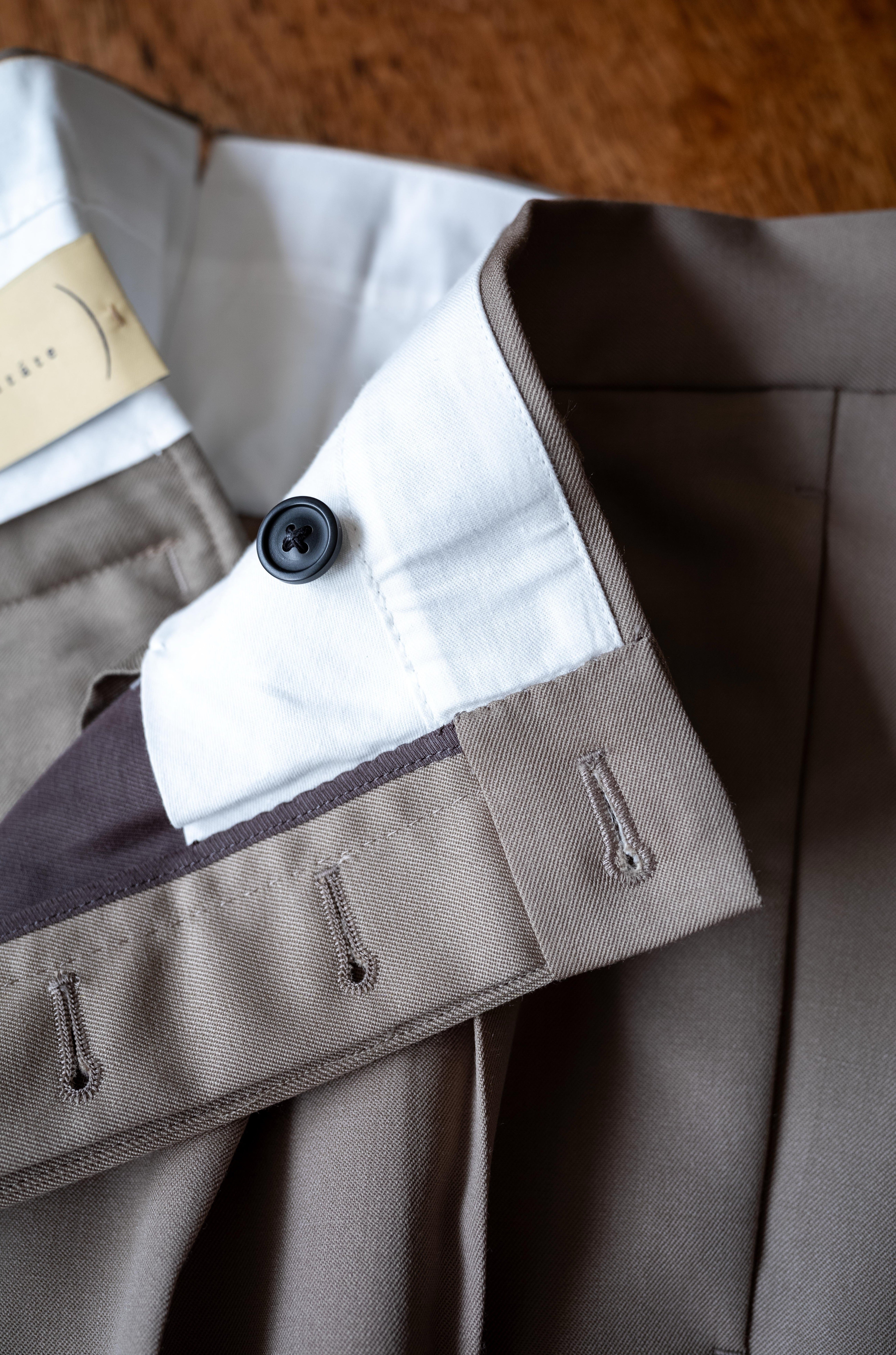 Proper Tailored Trousers 〔GREIGE〕