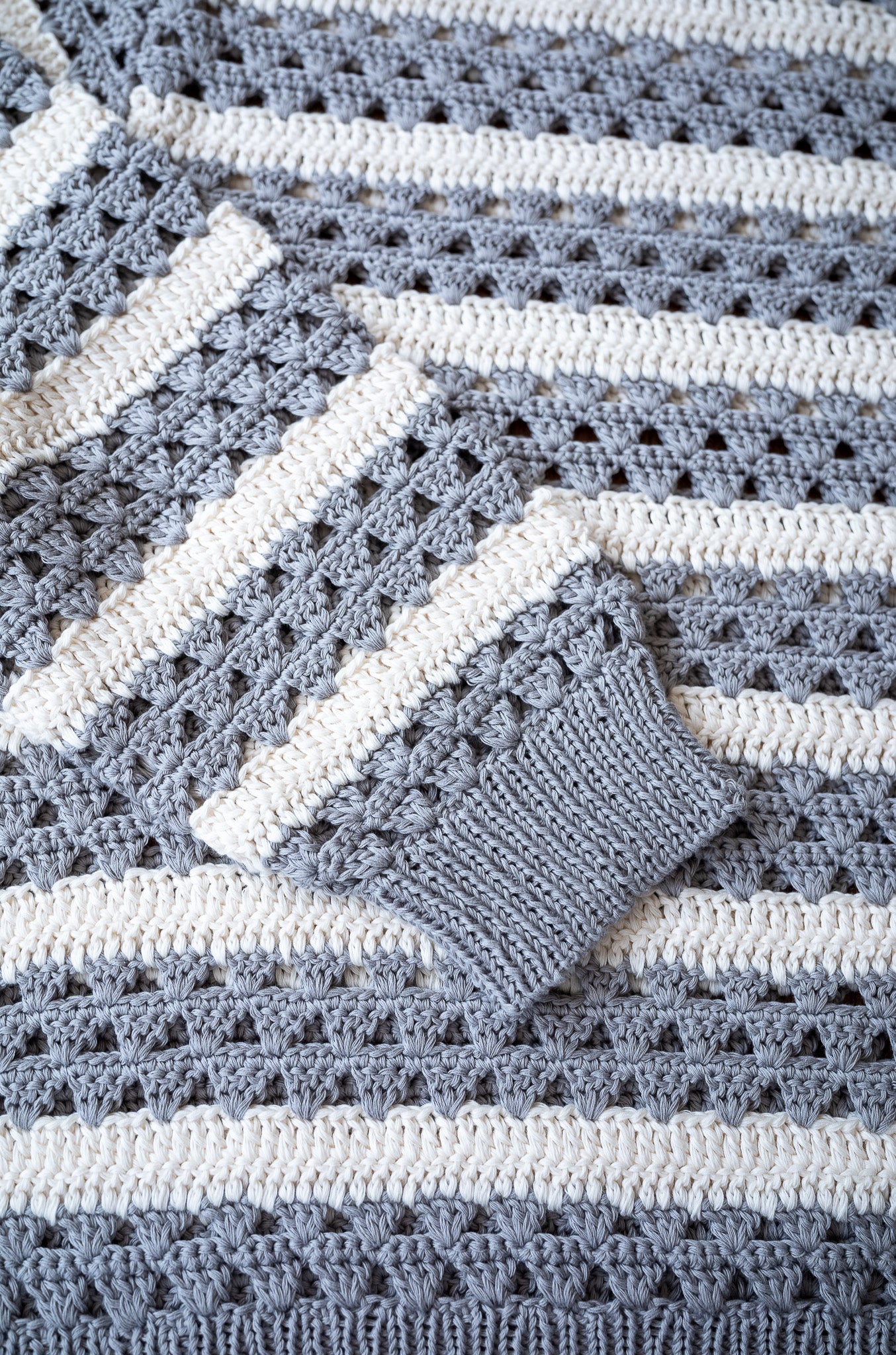 Crochet Horizontal Stripe Pullover 〔L/GRAY × MILK〕