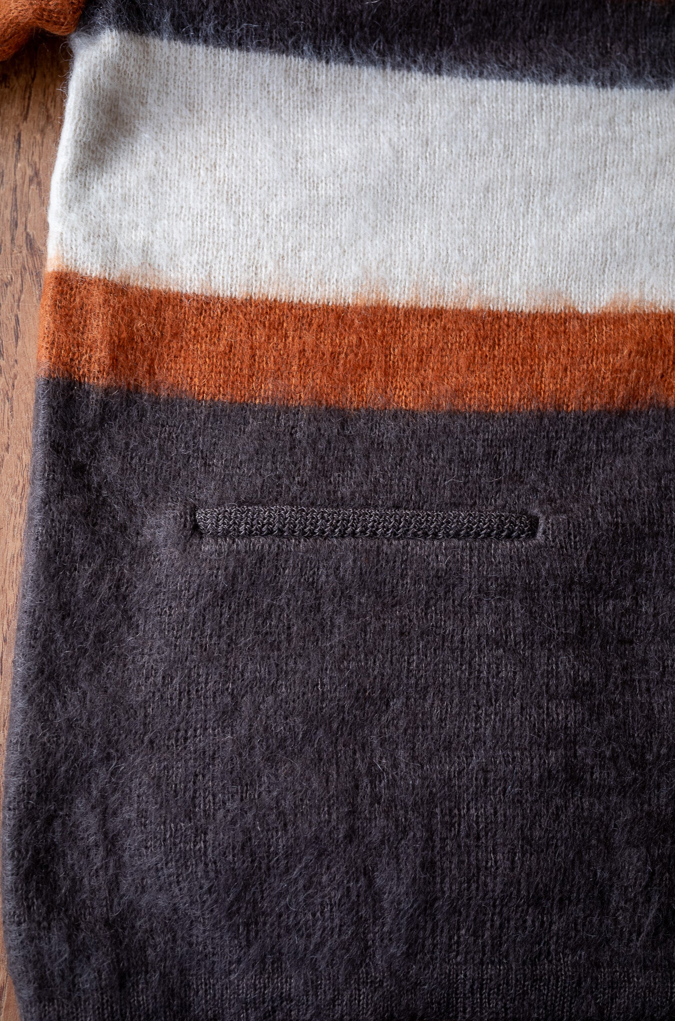 Stupid Shaggy Panel Cardigan〔BROWN BASE〕